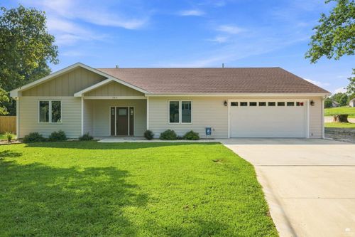 111 Fees, Wamego, KS, 66547 | Card Image