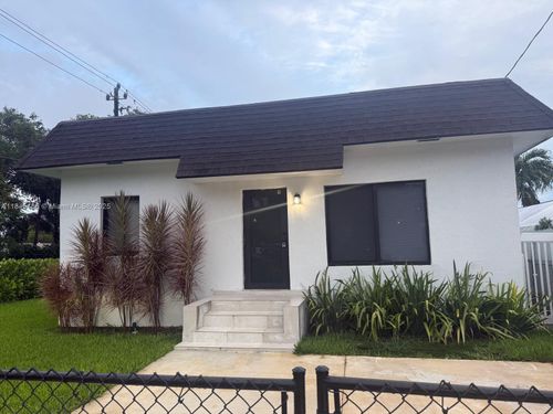 1-1800 Nw 18th Ter, Miami, FL, 33125-1414 | Card Image