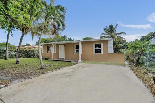 1318 Nw 11th Pl, Fort Lauderdale, FL, 33311-6121 | Card Image