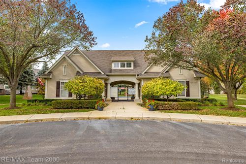 8165 Sequoia Ln, White Lake, MI, 48386-3594 | Card Image
