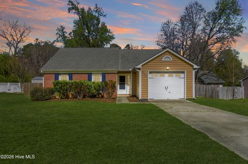 534 Shadowridge Rd, Jacksonville, NC, 28546-7876 | Card Image
