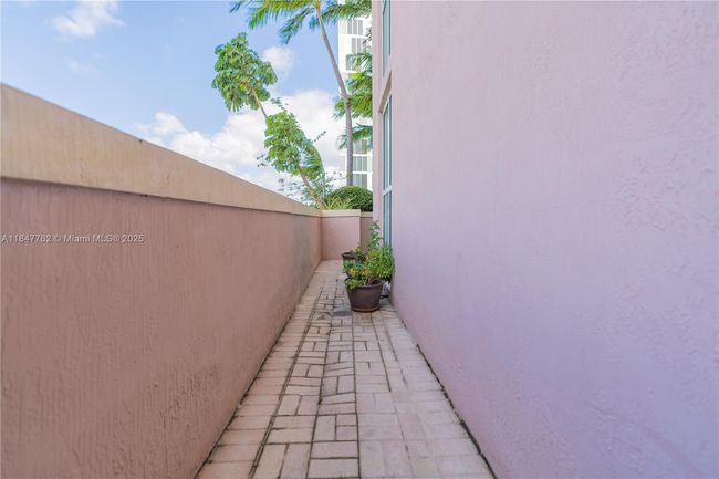 APT-508 - 17555 Atlantic Blvd, Condo with 3 bedrooms, 2 bathrooms and null parking in Sunny Isles Beach FL | Image 42