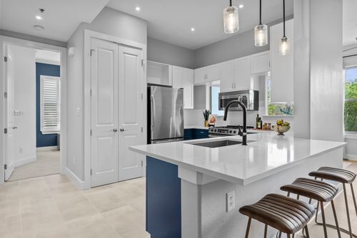 apt-431-2216 Thornton Rd, Austin, TX, 78704-5181 | Card Image