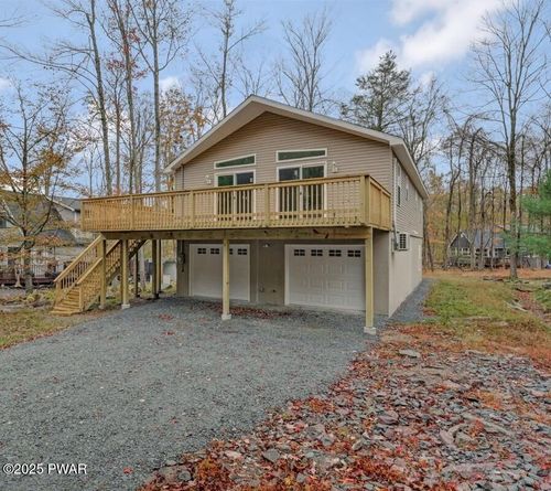 1081 Lakeland Dr, Lake Ariel, PA, 18436-8079 | Card Image