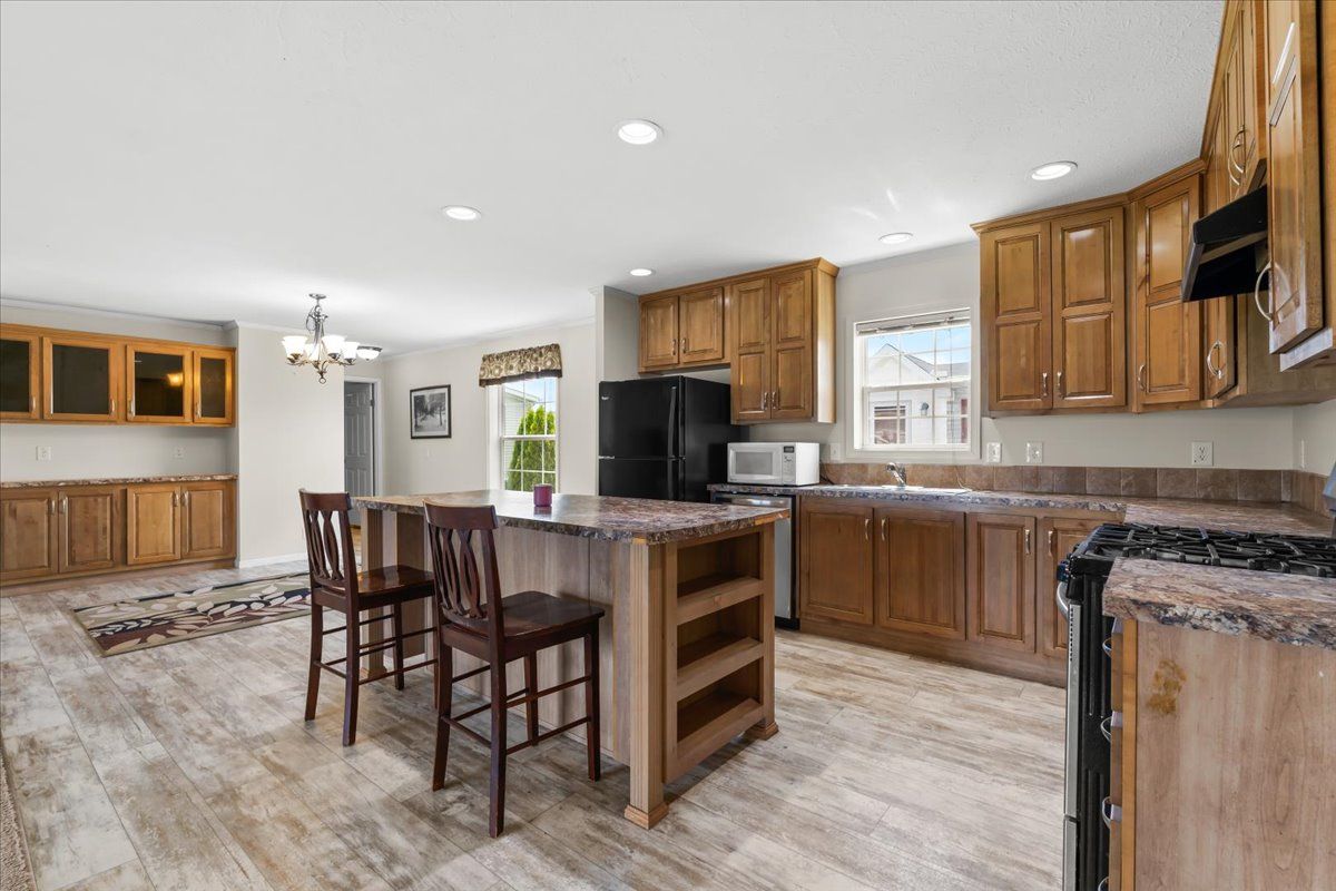 Treemont Ct, South Lyon, MI 48178