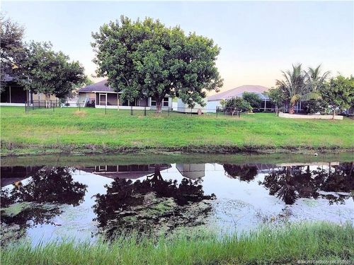 2315 Chestnut Ln, Port Saint Lucie, FL, 34953-1924 | Card Image