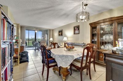 403 - 6935 Huntington Lane, Condo with 2 bedrooms, 2 bathrooms and null parking in Delray Beach FL | Image 1