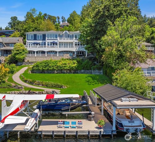8233 W Mercer Way, Mercer Island, WA, 98040-5630 | Card Image