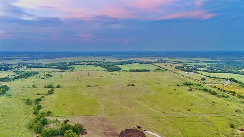 9 Freeny Valley Rd, Caddo, OK, 74729-2609 | Card Image