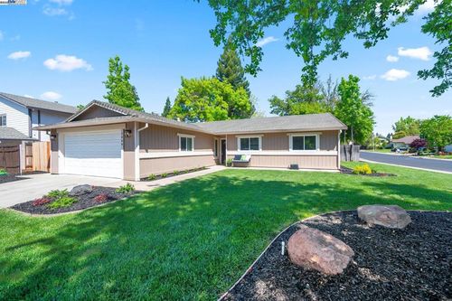 1464 W Colonial Pkwy, Roseville, CA, 95661-5007 | Card Image