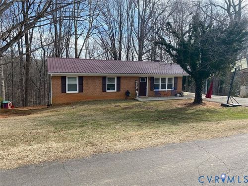 61 Edgehill Dr, Collinsville, VA, 24078-2842 | Card Image