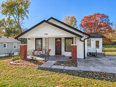 View of front of house featuring an inviting front porch | Image 1