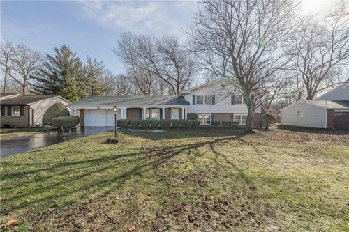 566 Black Walnut Drive, Greece, NY, 14615 | Card Image