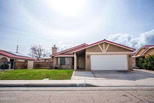 1848 Trudgeon Ave, Lancaster, CA, 93535-4218 | Card Image