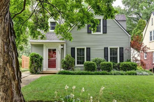 6733 Locust St, Kansas City, MO, 64131-1353 | Card Image