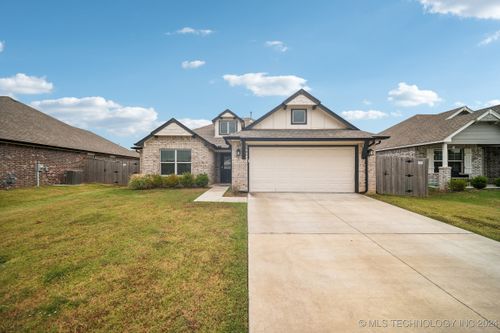 7610 E 87th Place, Owasso, OK, 74055 | Card Image