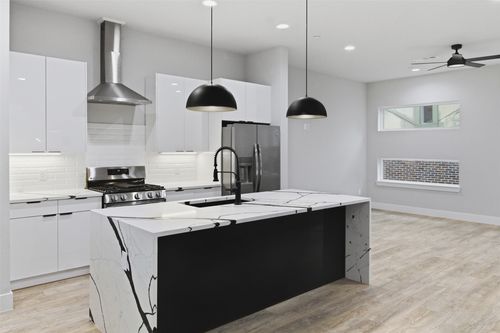 102-2115 N Fitzhugh Ave, Dallas, TX, 75204-4618 | Card Image