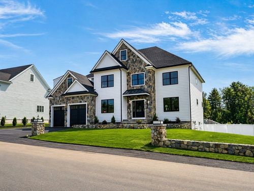 5 Lisa St, Burlington, MA, 01803-1136 | Card Image