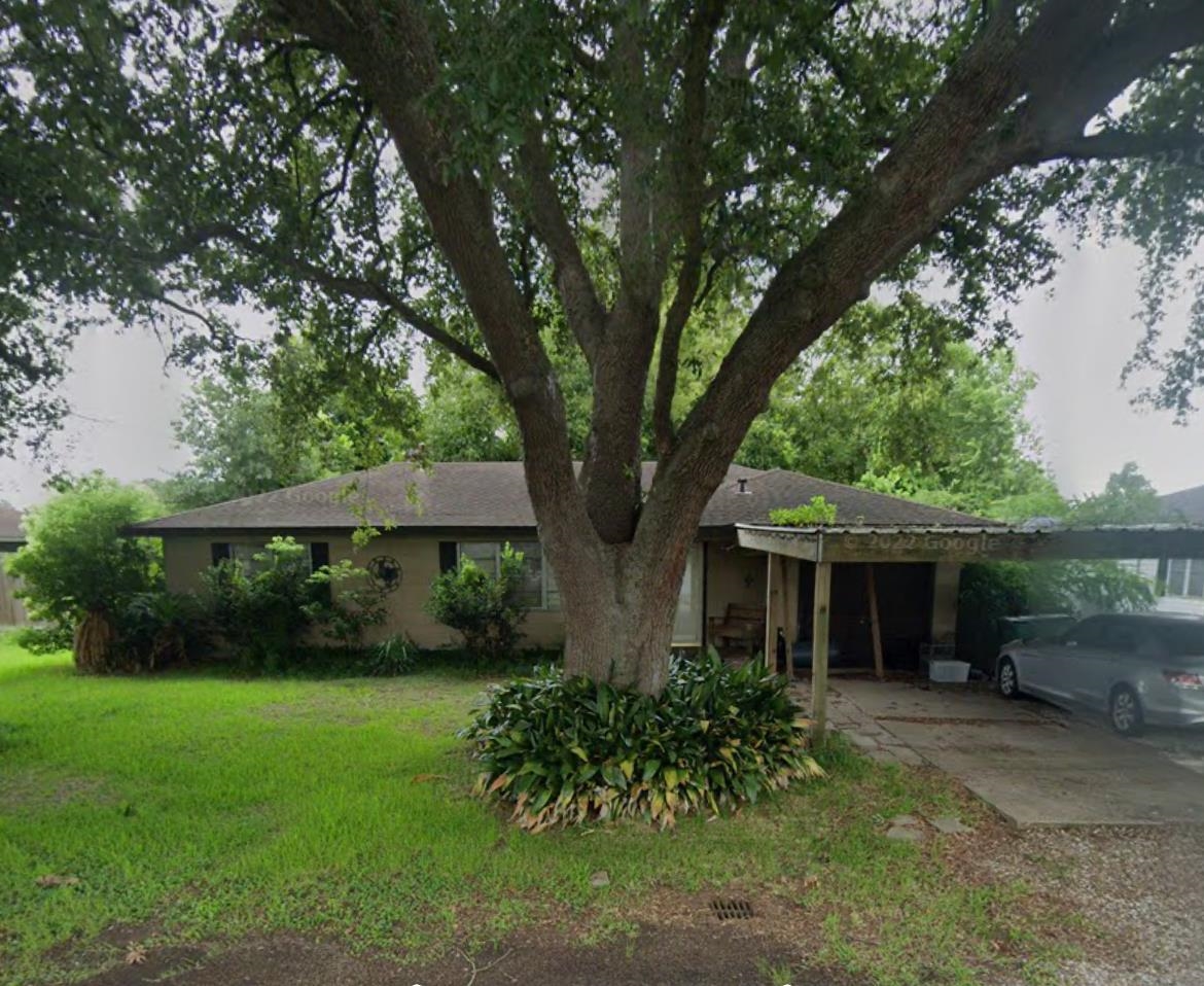 13th St, Port Neches, TX 77651