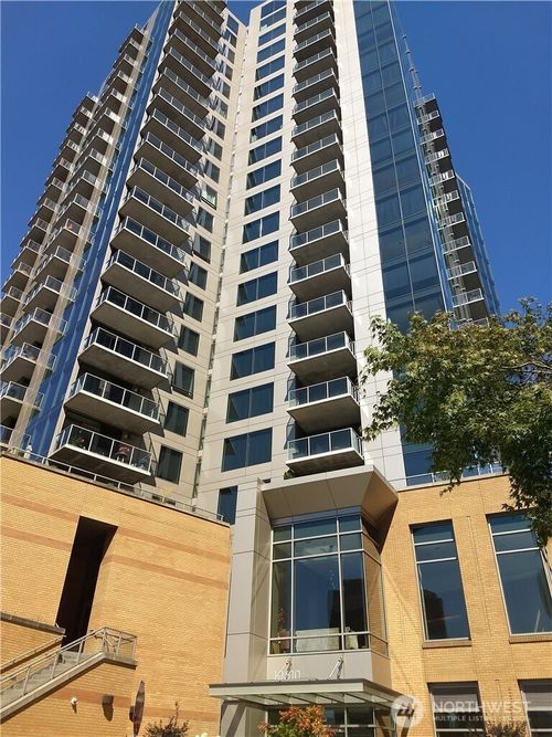 2007-10610 Ne 9th Pl, Bellevue, WA, 98004-8648 | Card Image