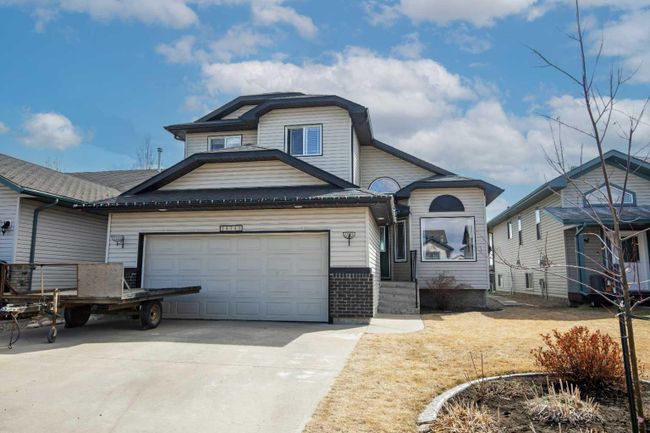 10741 72 Avenue, Home with 4 bedrooms, 2 bathrooms and 4 parking in Grande Prairie AB | Image 2