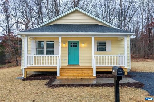 1015 Gardner St, WAYNESBORO, VA, 22980-2915 | Card Image