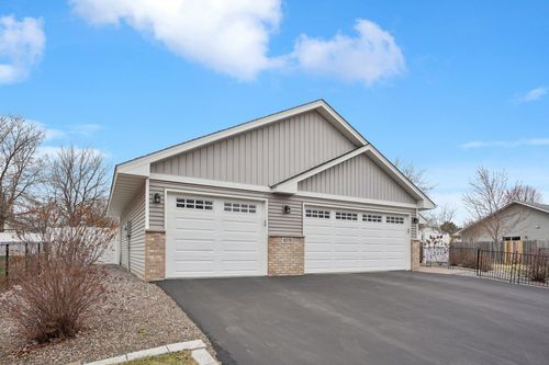 1076 244th Ave Ne, East Bethel, MN, 55005-9323 | Card Image