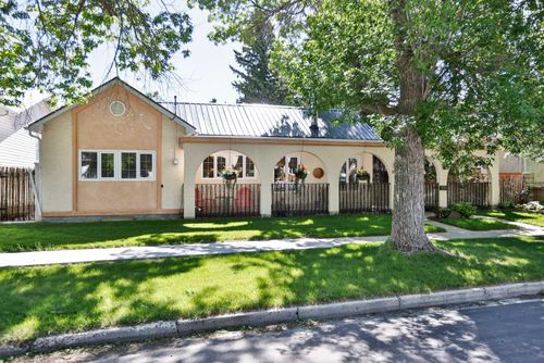 1021 7 Street N, Lethbridge, AB, T1H1Y8 | Card Image