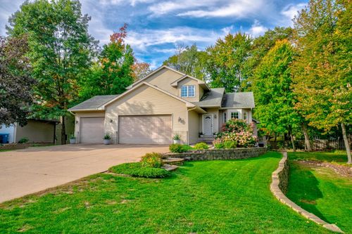 23084 Havelka Ct N, Forest Lake, MN, 55025-9333 | Card Image
