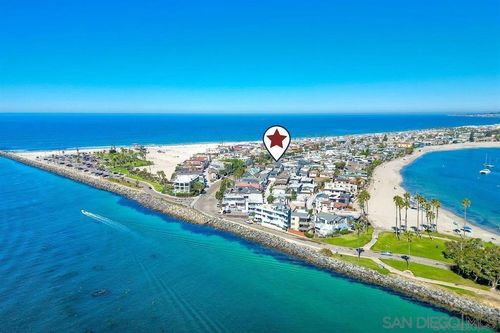 821 Avalon Ct, San Diego, CA, 92109-8209 | Card Image