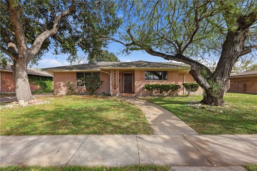 3314 Casa De Palmas Dr, Corpus Christi, TX, 78411-3318 | Card Image