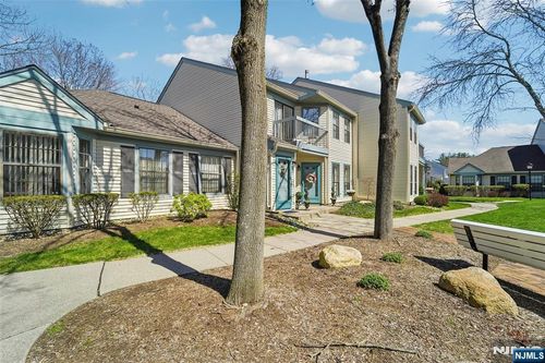 22 Eakens Ct, Mahwah, NJ, 07430-2954 | Card Image
