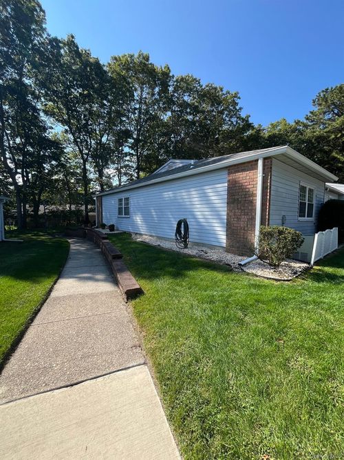 unit-d-424 Woodbridge Dr, Ridge, NY, 11961-1379 | Card Image