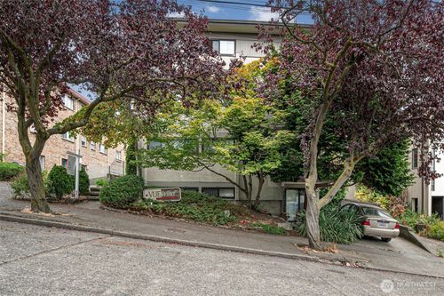 201-914 6th Ave N, Seattle, WA, 98109-6113 | Card Image