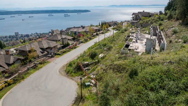 2345 Kadlec Crt, House other with 5 bedrooms, 7 bathrooms and 10 parking in West Vancouver BC | Image 4