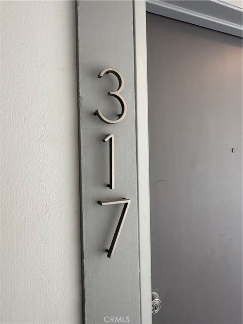 317-960 Larrabee St, West Hollywood, CA, 90069-3950 | Card Image