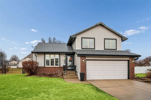 2118 Nw School St, Ankeny, IA, 50023-9026 | Card Image