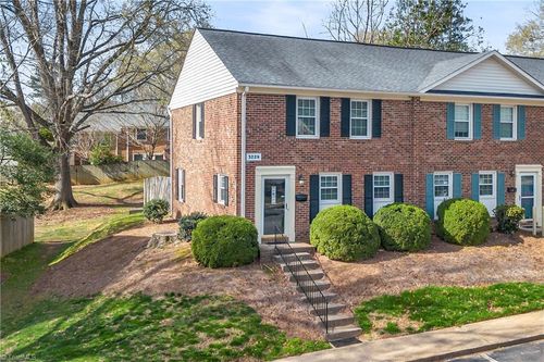 unit-a-3229 Regents Park Ln, Greensboro, NC, 27455-1954 | Card Image