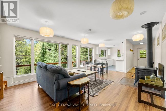 28084 Highway 41, House other with 5 bedrooms, 2 bathrooms and 5 parking in Renfrew ON | Image 13