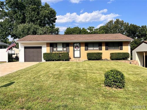 2021 Gladiator Dr, Fenton, MO, 63026-2266 | Card Image