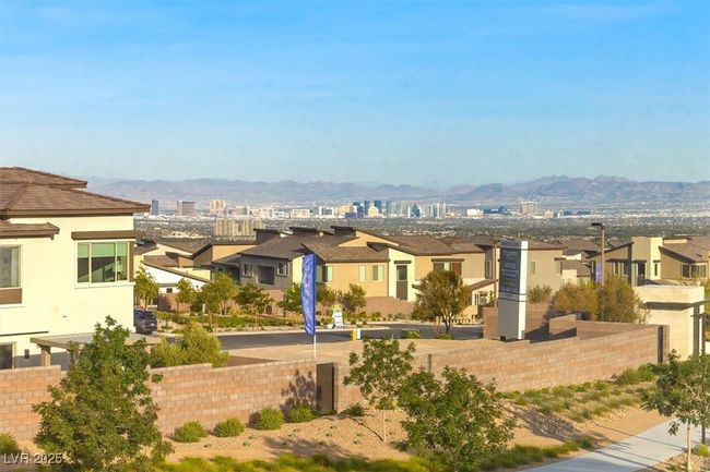 City view featuring a mountain view and a residential view | Image 37