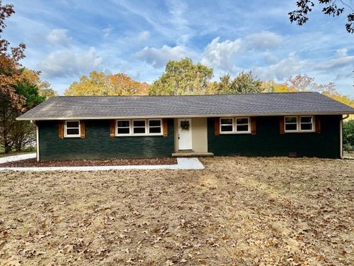 402 Edgewood Dr, Tullahoma, TN, 37388-2822 | Card Image