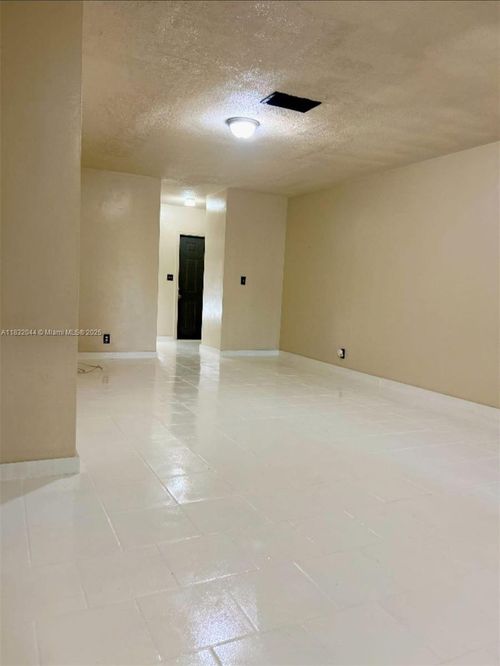apt-3-4011 Nw 30th Ter, Lauderdale Lakes, FL, 33309-4323 | Card Image