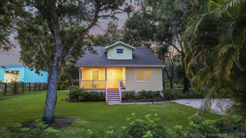 4235 70th Ave, Vero Beach, FL, 32967-8803 | Card Image