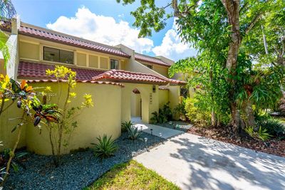 76B - 3843 Alcantara Ave, Townhouse with 2 bedrooms, 2 bathrooms and null parking in Doral FL | Image 3