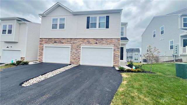Clayton Ave, Coopersburg, PA 18036