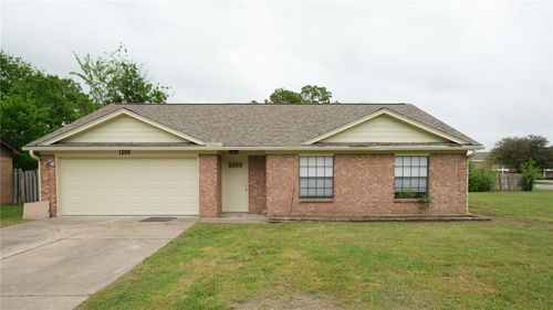1200 Hardwood Ln, College Station, TX, 77840-3640 | Card Image
