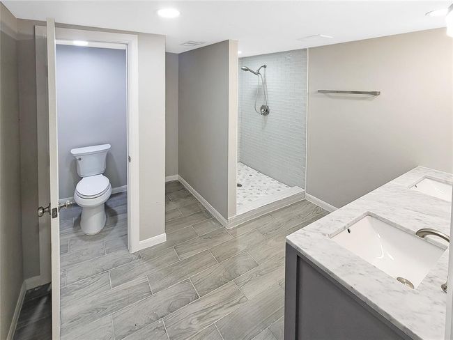 121 Wisteria St, House other with 3 bedrooms, 2 bathrooms and null parking in Lake Jackson TX | Image 12