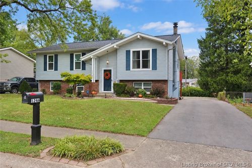 1246 Gail Dr, Jeffersonville, IN, 47130-6256 | Card Image
