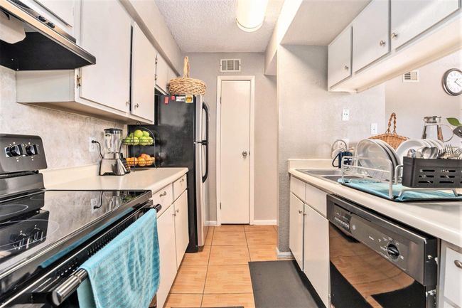 424 - 1500 Bay Area Blvd, House attached with 2 bedrooms, 2 bathrooms and null parking in Houston TX | Image 7